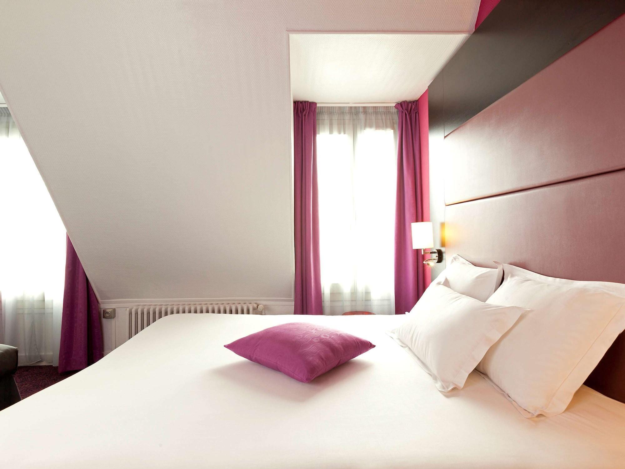 Ibis Styles Paris Pigalle Montmartre Exterior photo