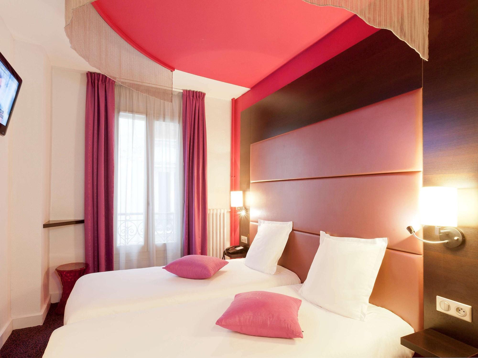 Ibis Styles Paris Pigalle Montmartre Exterior photo