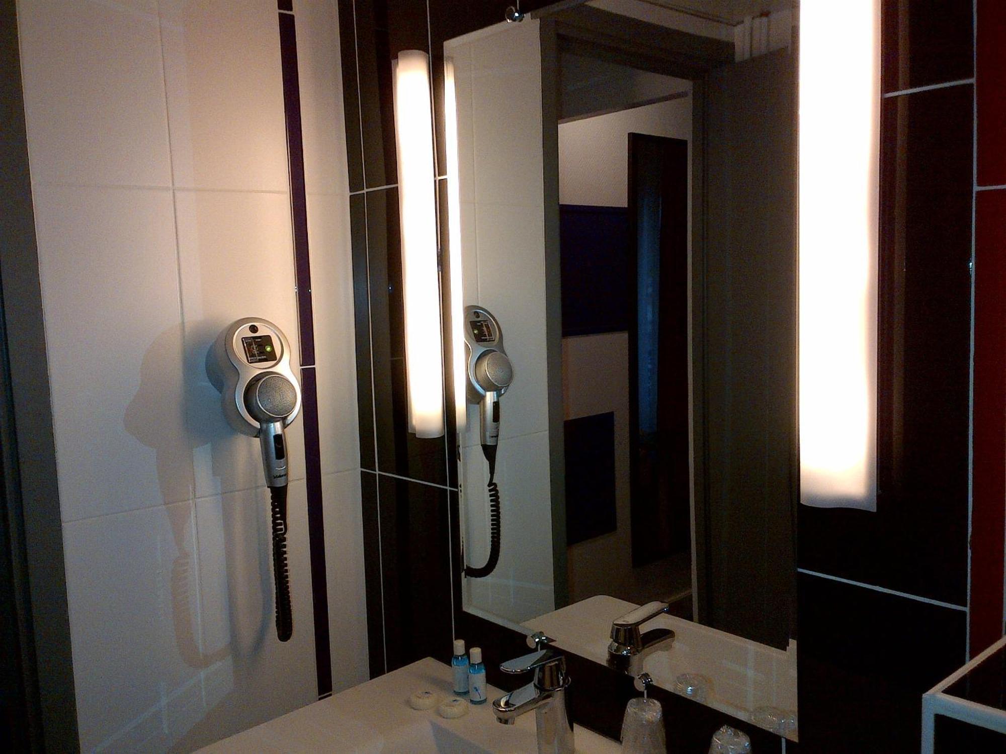 Ibis Styles Paris Pigalle Montmartre Exterior photo