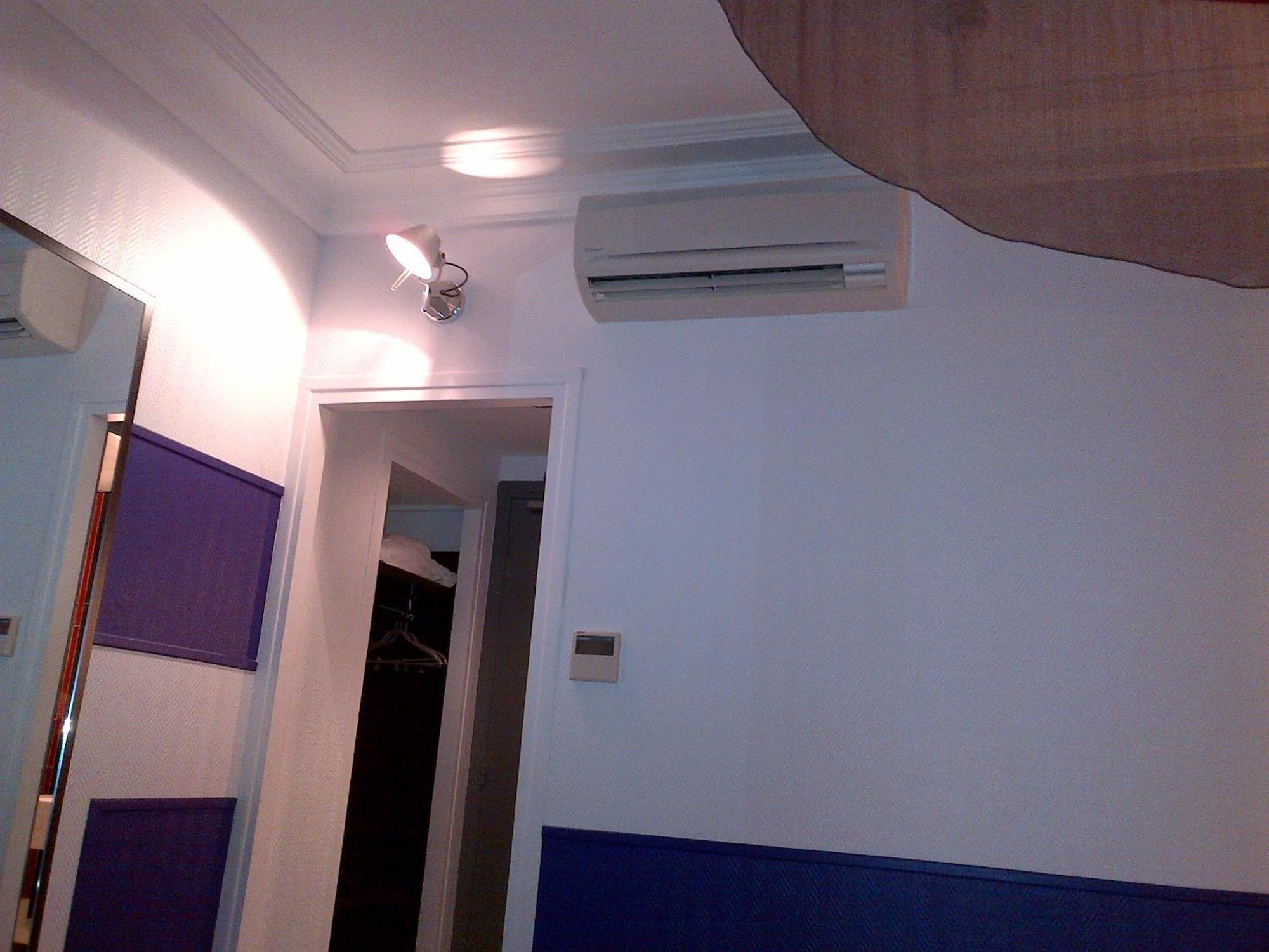 Ibis Styles Paris Pigalle Montmartre Exterior photo