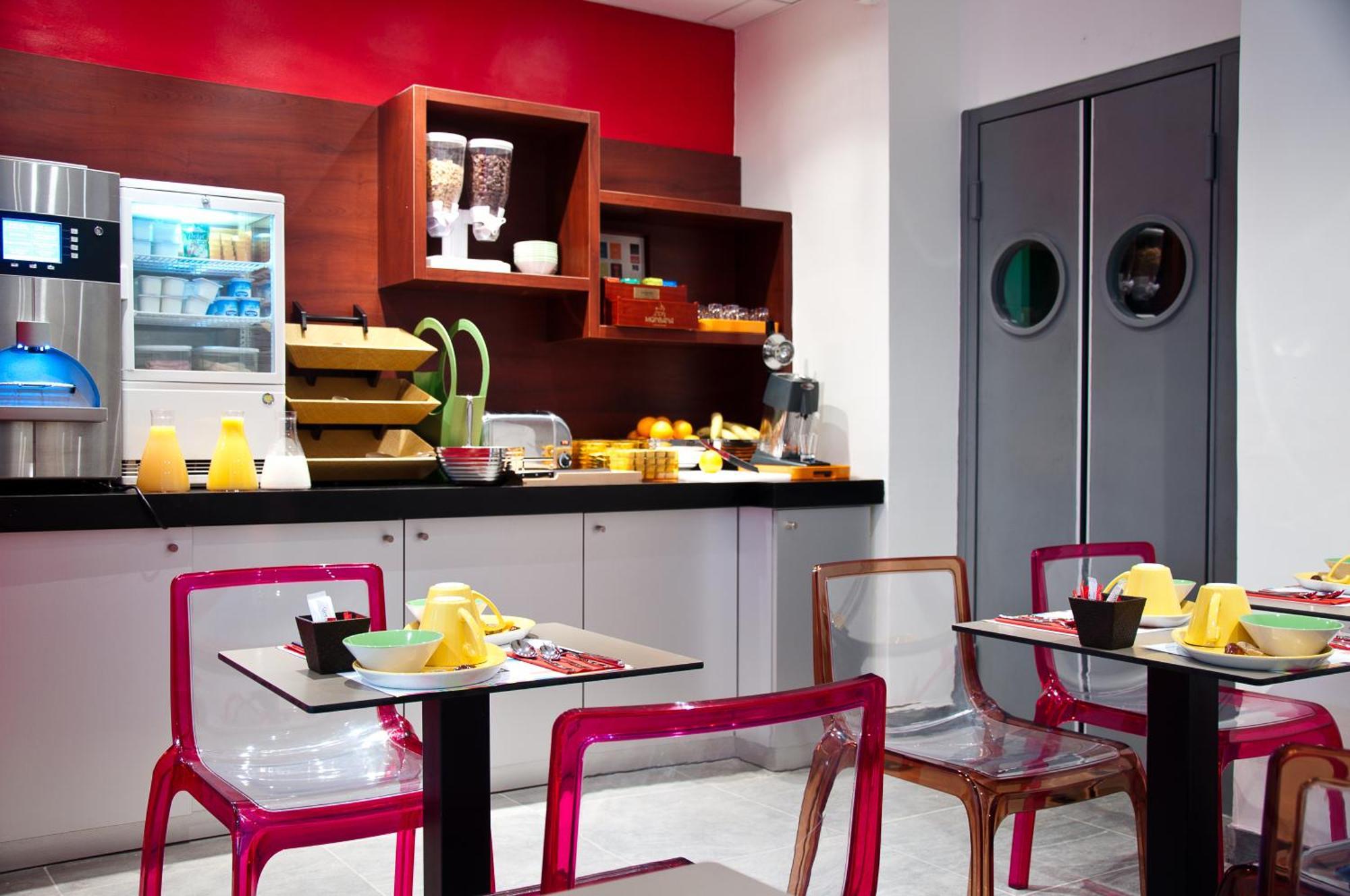 Ibis Styles Paris Pigalle Montmartre Exterior photo