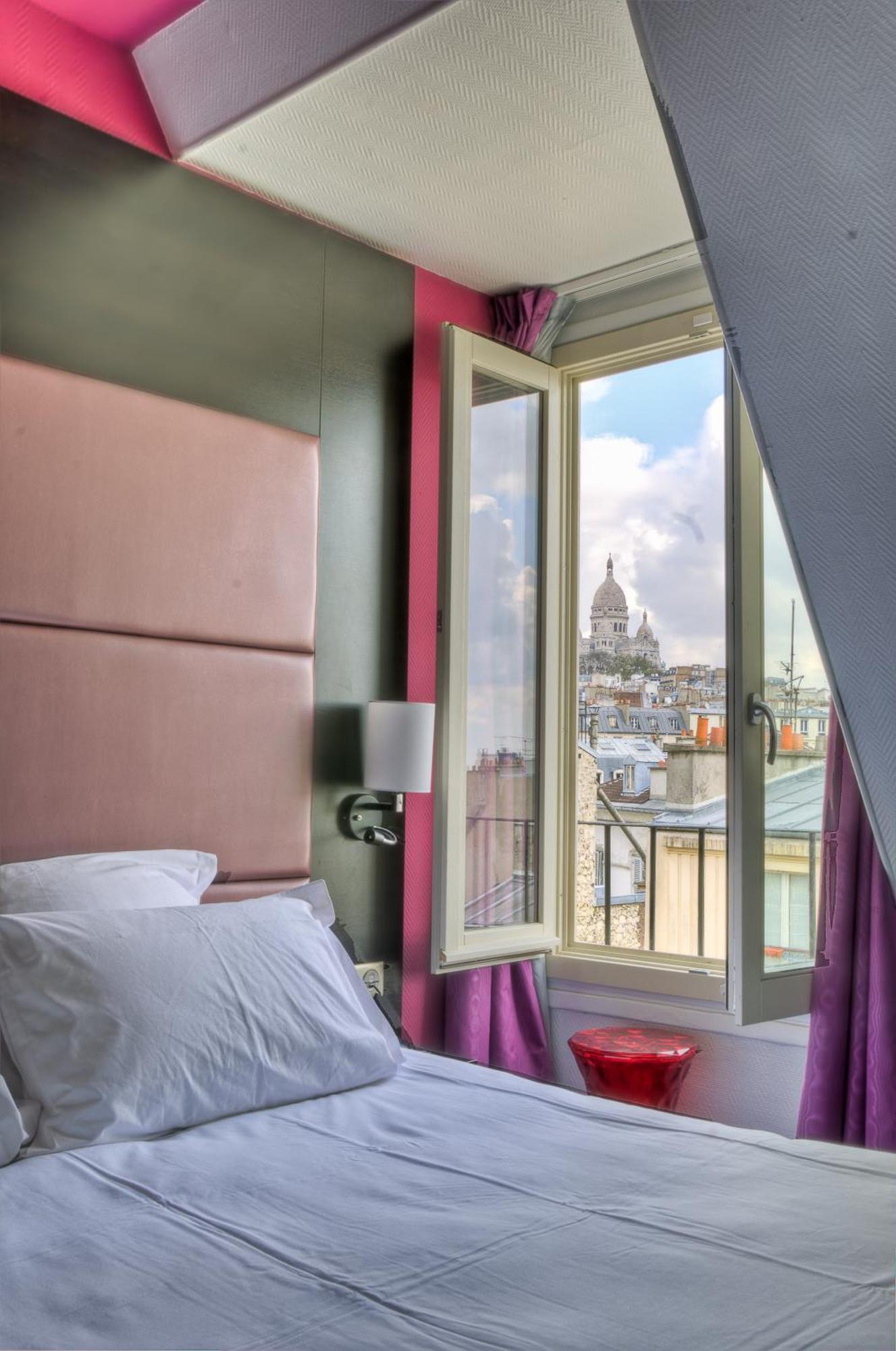 Ibis Styles Paris Pigalle Montmartre Exterior photo