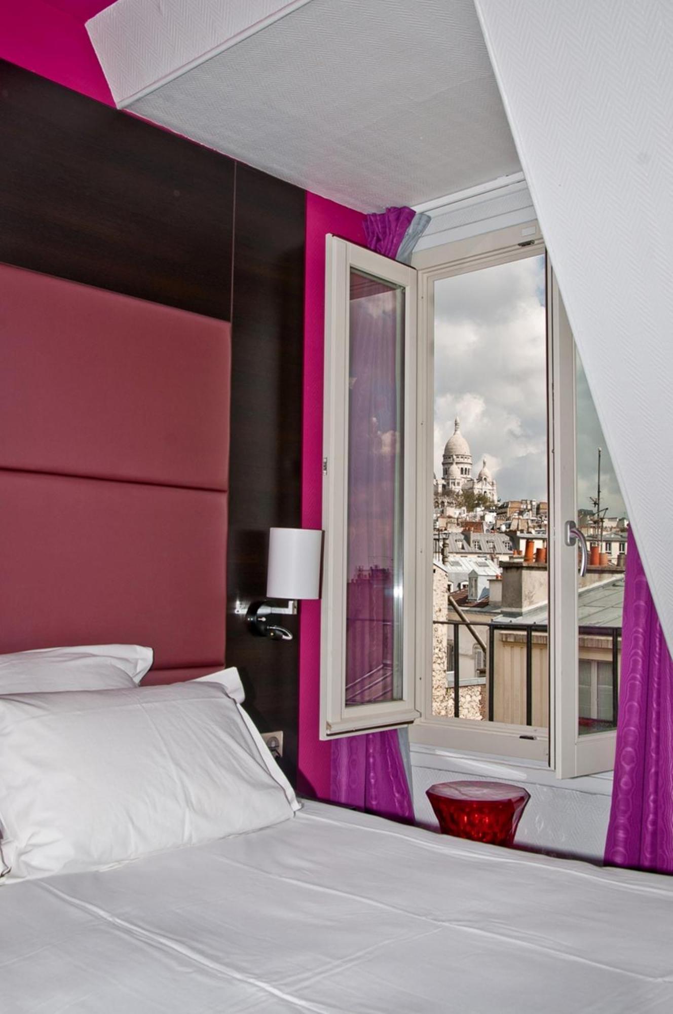 Ibis Styles Paris Pigalle Montmartre Exterior photo